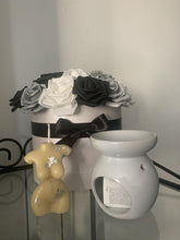 Load image into Gallery viewer, White Cat Face Wax Burner
